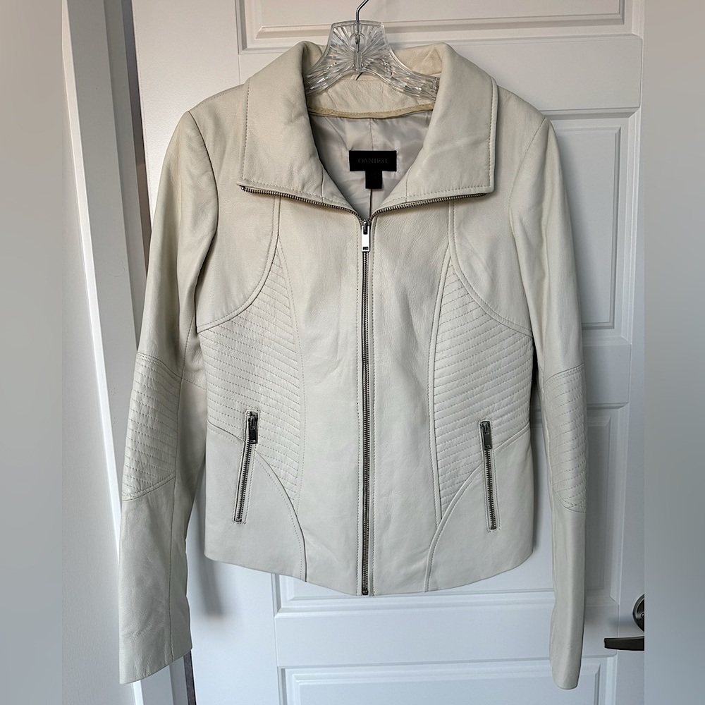 White leather jacket, beautiful fit!